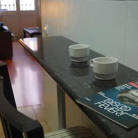 Aparteasy - Montjuic & Fira Apartment